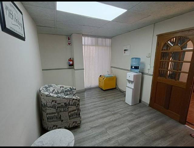 BUSINESS PROPERTY TO RENT IN FOURWAYS